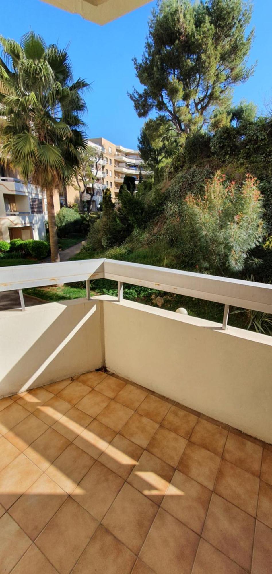 2 Pieces Avec Piscine Et Vue Et Climatisation Appartement