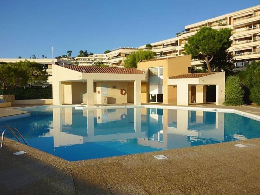 2 Pieces Avec Piscine Et Vue Mer Et Climatisation Appartamento *