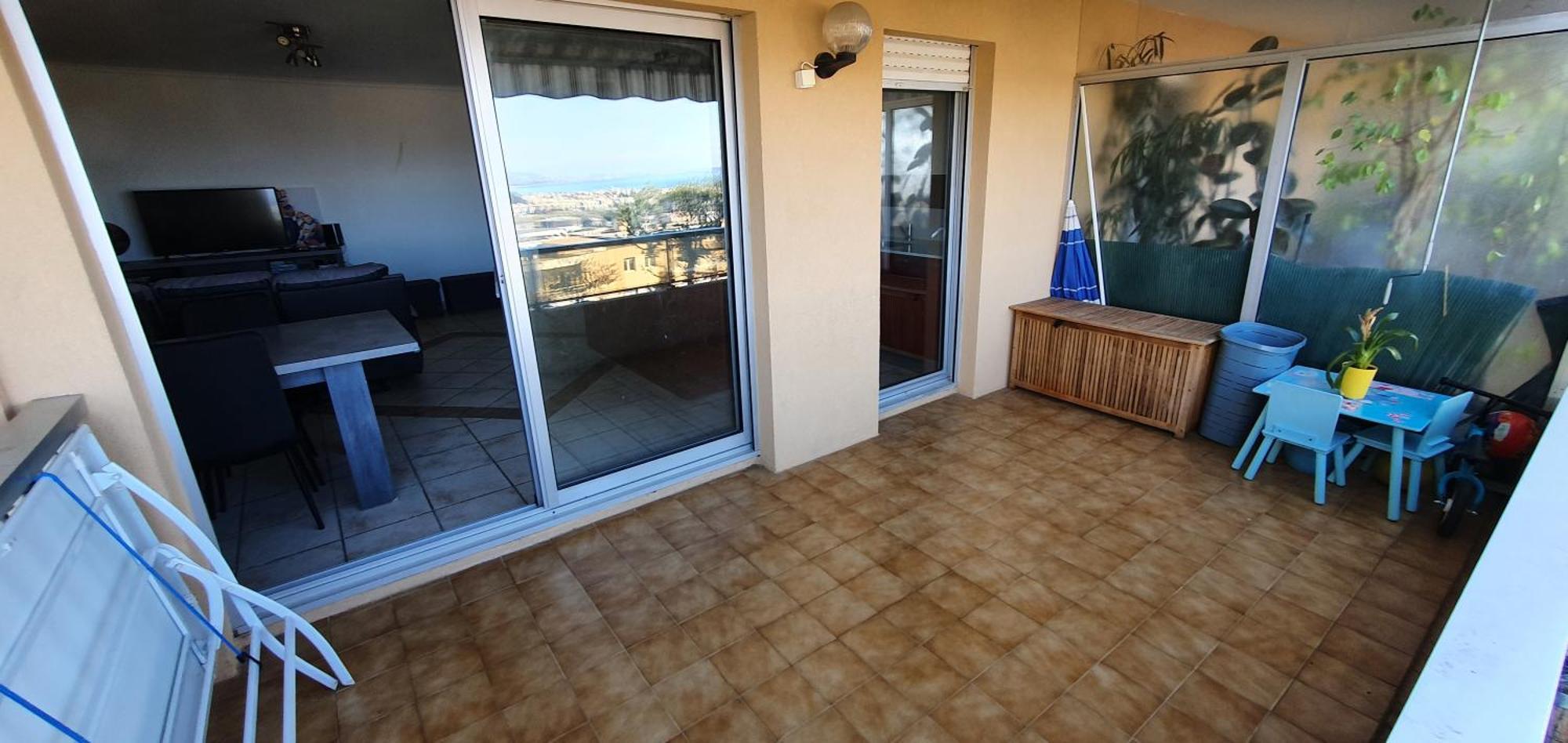 Appartamento 2 Pieces Avec Piscine Et Vue Mer Et Climatisation Nizza