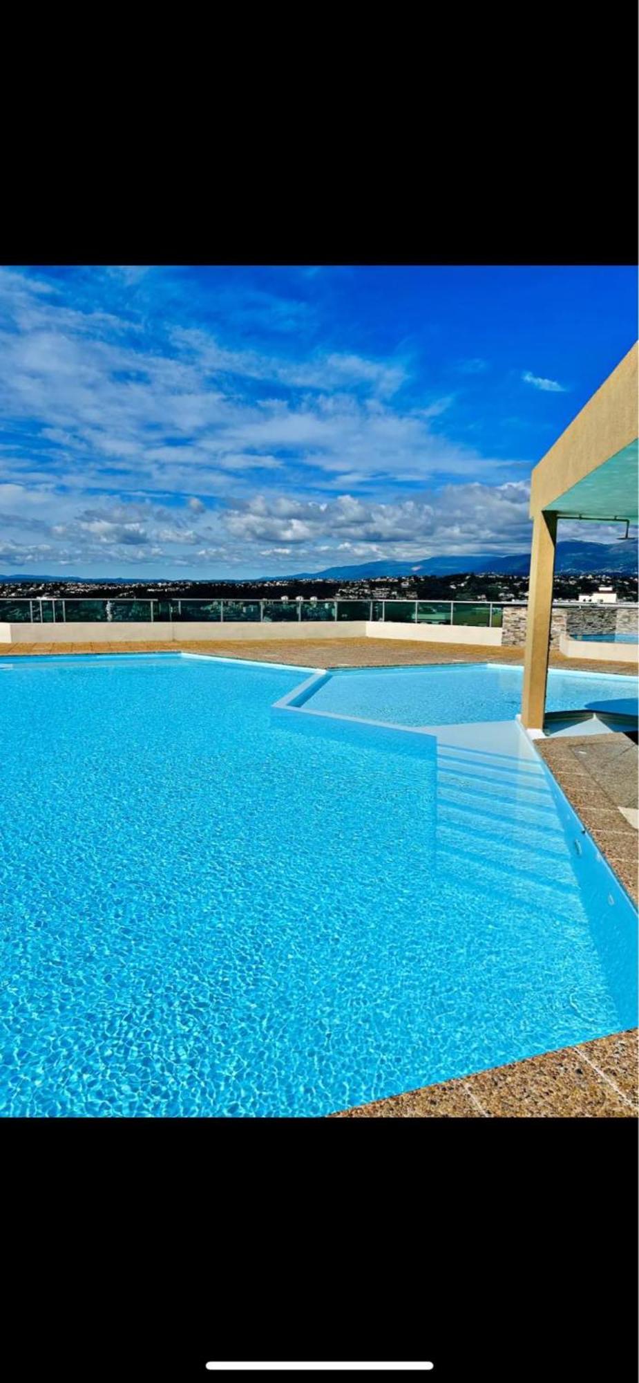 2 Pieces Avec Piscine Et Vue Mer Et Climatisation Appartamento