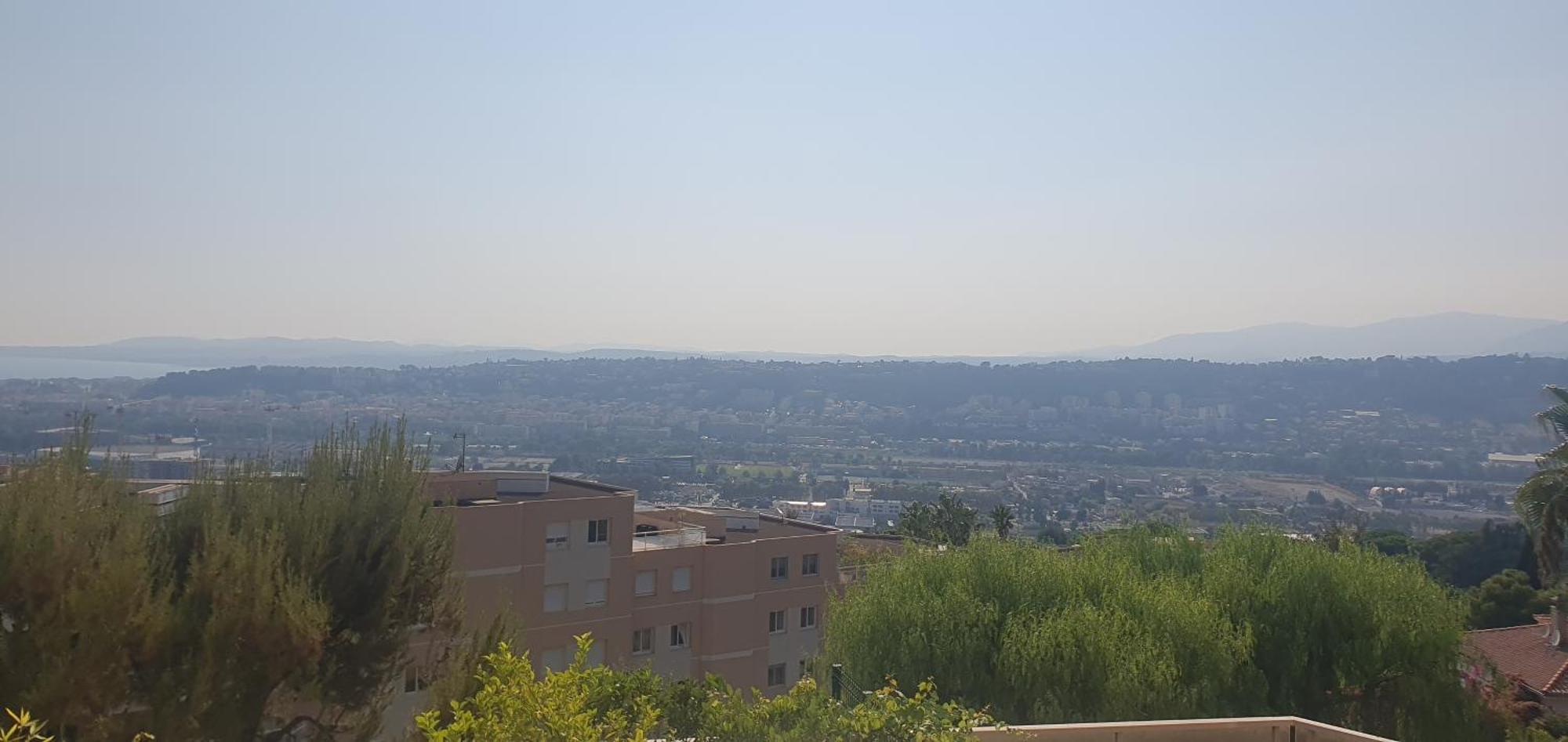 2 Pieces Avec Piscine Et Vue Mer Et Climatisation * Nizza